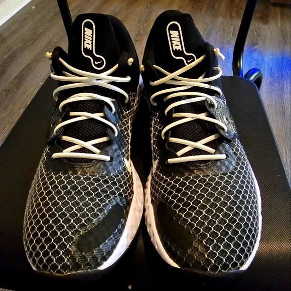 Nike "RENEW ELEVATE 2" BASKETBALL Shoes Men's Size: 9.5 NWB - Picture 8 of 10